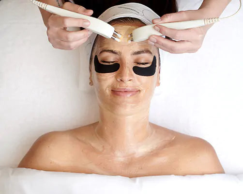 Tracy Eye Peel and BT Nano in Treatment Room Pro Power Eye Peel 1